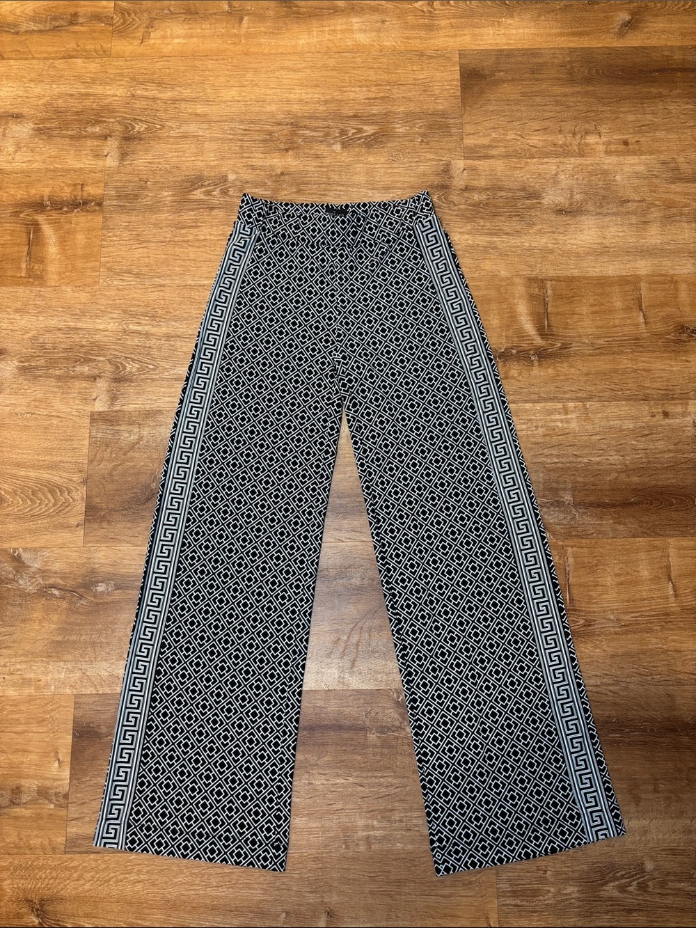 The wide leg | White House black market Geometric Wide-Leg Pants
